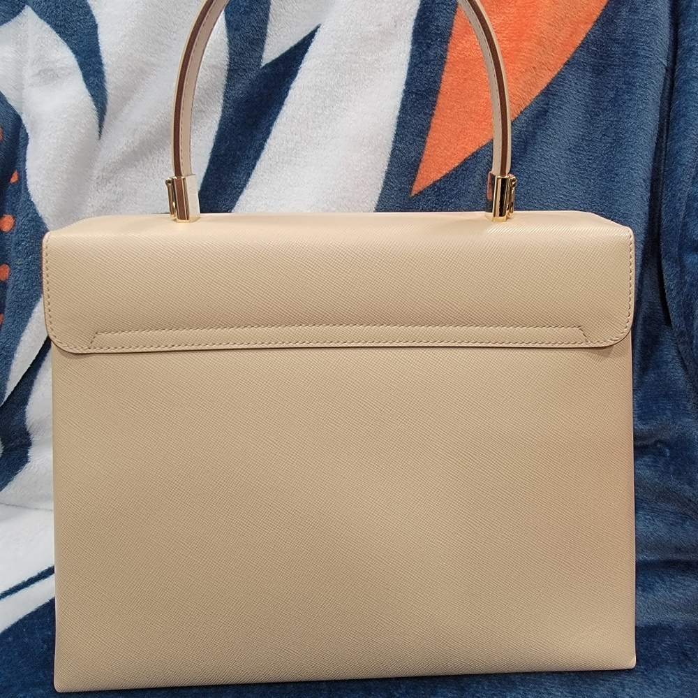Ferragamo - Picture 3 of 15